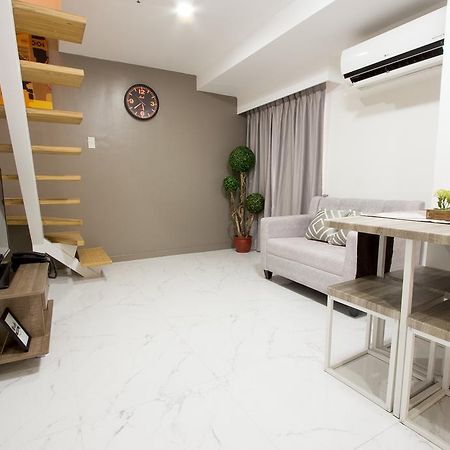 Oasis Regency @ Fort Victoria Bgc Taguig Exterior foto
