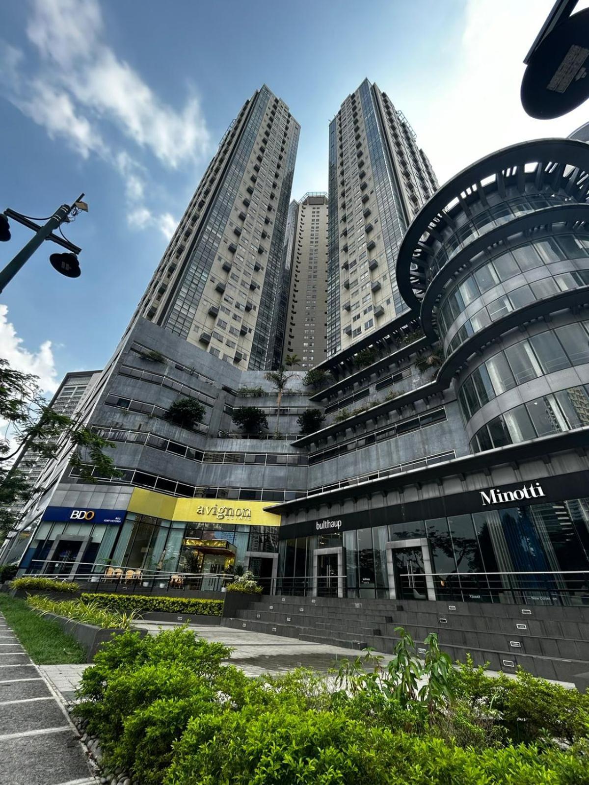 Oasis Regency @ Fort Victoria Bgc Taguig Exterior foto