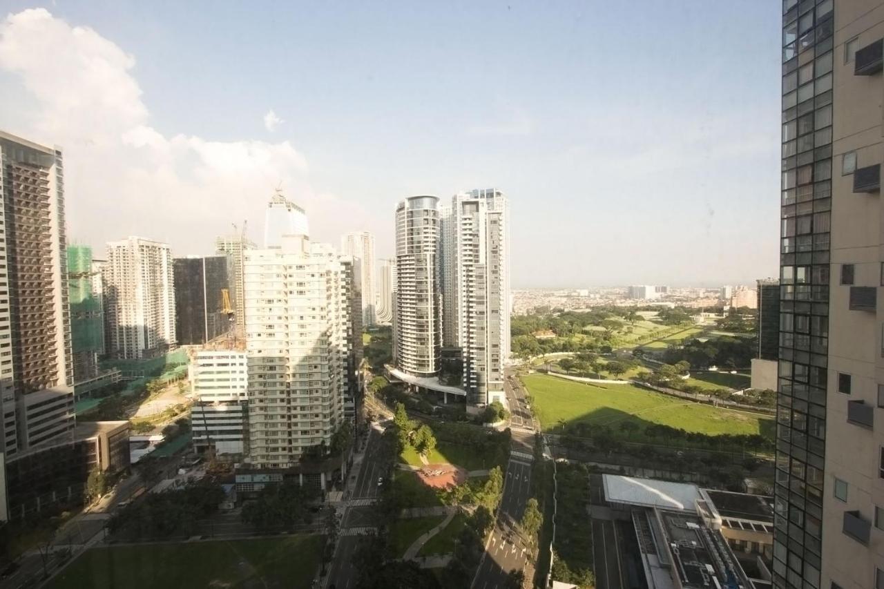 Oasis Regency @ Fort Victoria Bgc Taguig Exterior foto