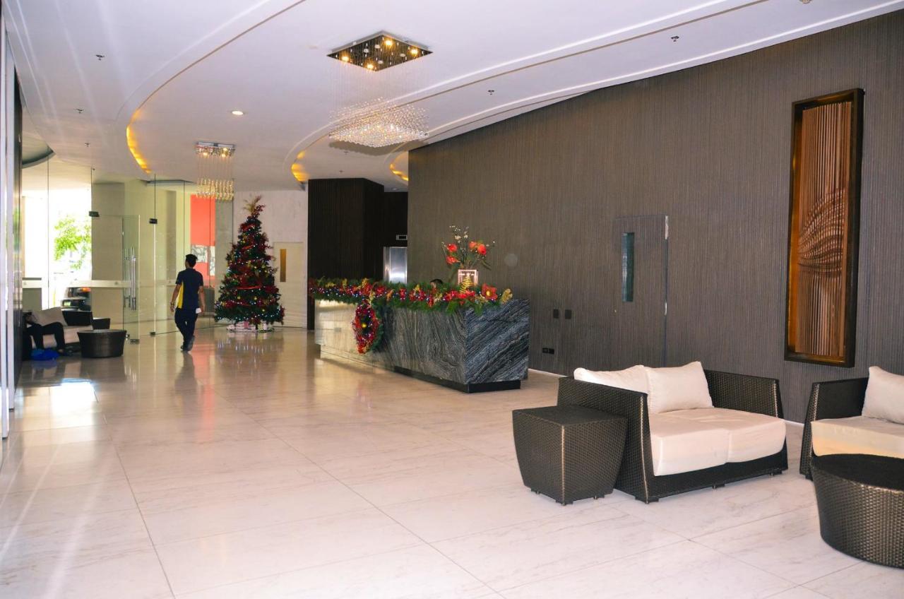 Oasis Regency @ Fort Victoria Bgc Taguig Exterior foto