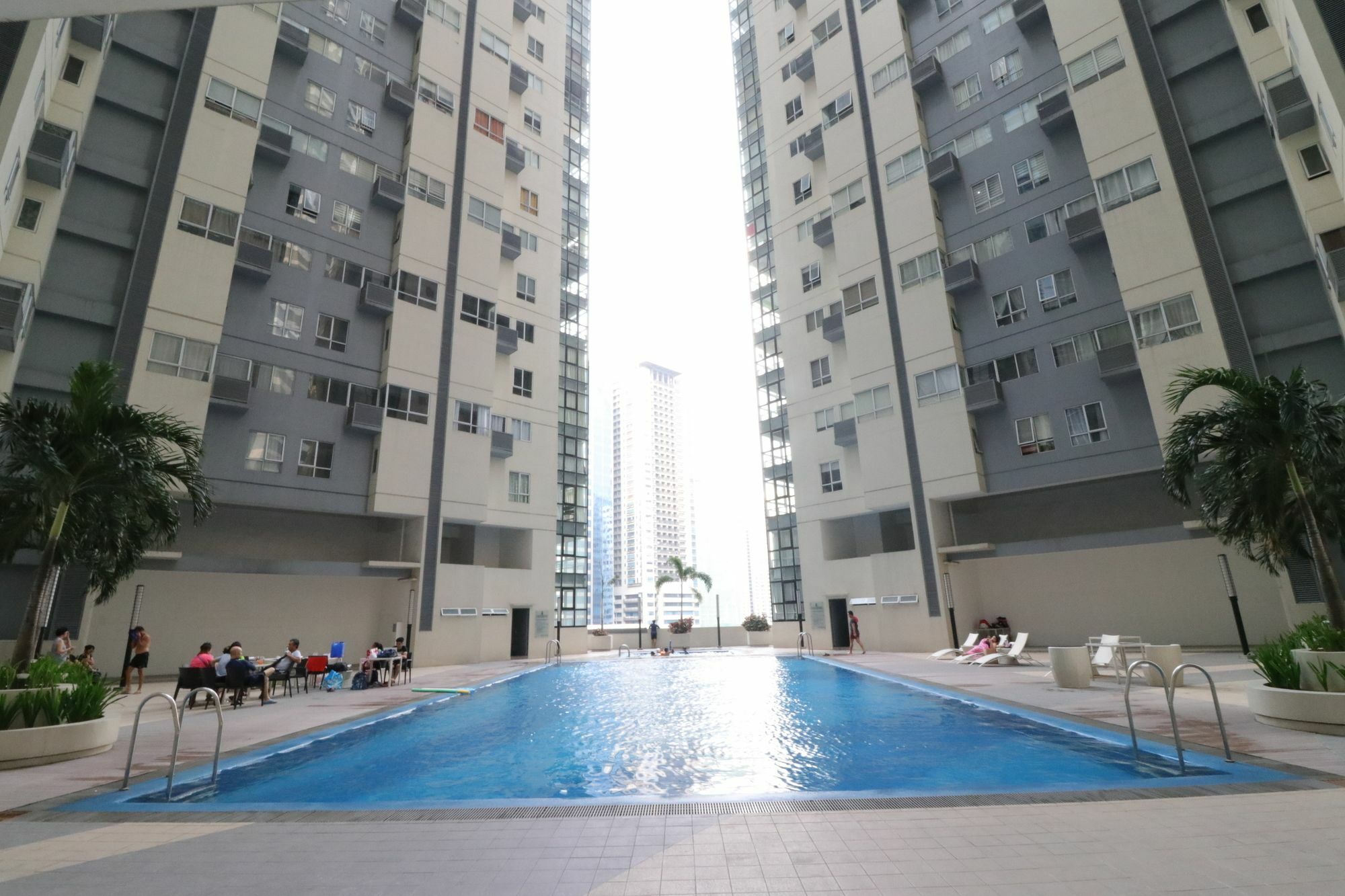 Oasis Regency @ Fort Victoria Bgc Taguig Exterior foto